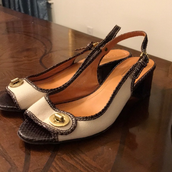 Mint condition  2” heel, peep toe, very elegant - Picture 2 of 13